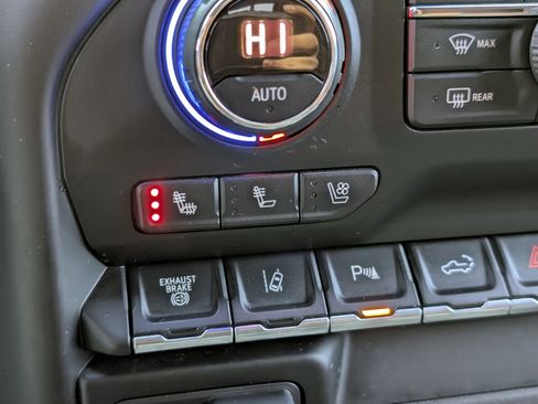 Used 2021 Chevrolet Silverado 2500 High Country w/ Z71 Off-Road Package image 31