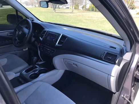 Used 2019 Honda Pilot LX image 45