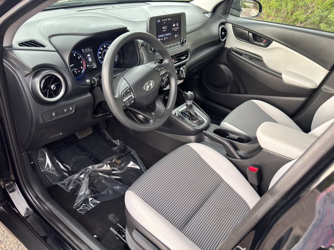 Used 2023 Hyundai Kona SE AWD/4WD image 13