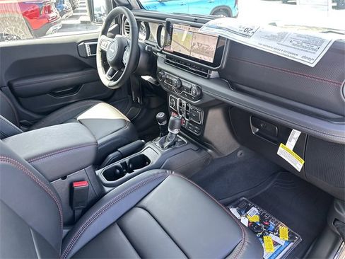 New 2025 Jeep Wrangler Unlimited Rubicon w/ Technology Group image 10