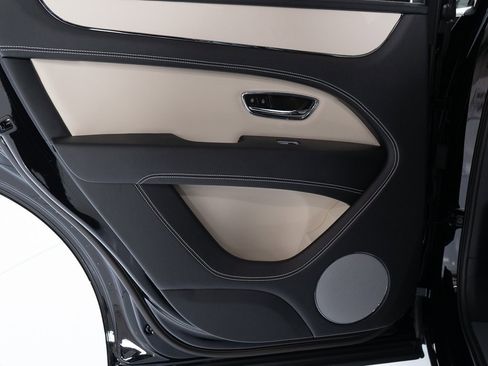 New 2025 Bentley Bentayga V8 image 22