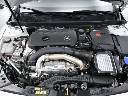 Used 2025 Mercedes-Benz CLA 250 4MATIC image 36