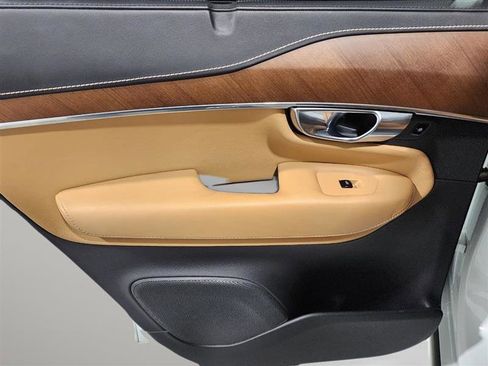 Used 2017 Volvo XC90 T6 Inscription w/ Vision Package image 34