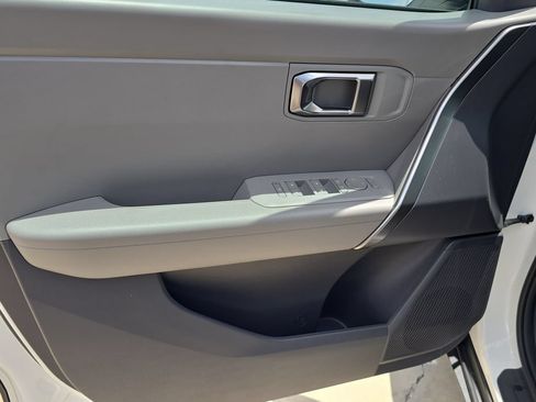 New 2027 Kia Seltos LX FWD image 17