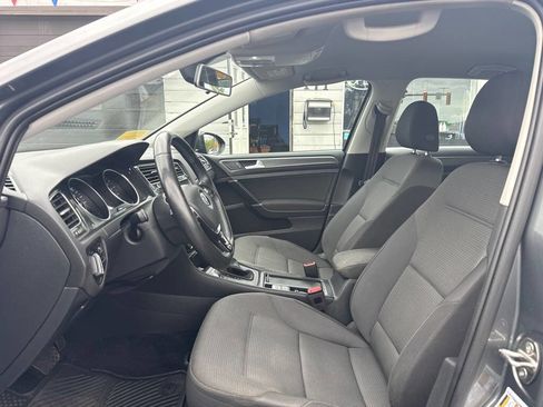 Used 2019 Volkswagen e-Golf SE w/ Driver Assistance Package image 10