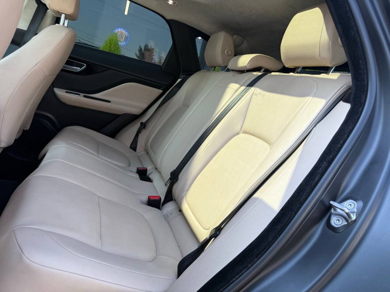 Used 2019 Jaguar F-PACE Premium AWD/4WD image 9