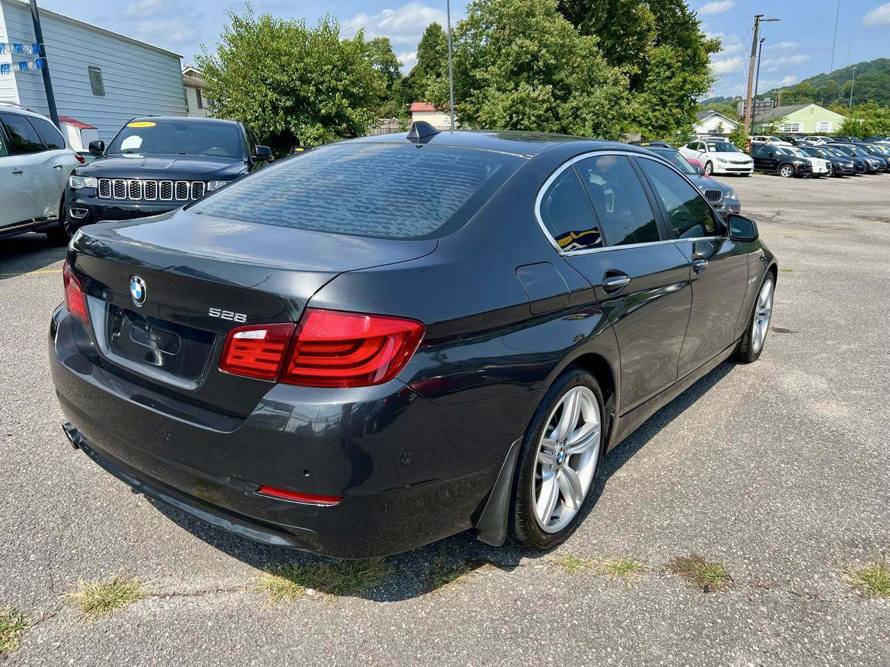 Used 2011 BMW 528i Sedan RWD image 8