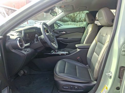 Used 2025 Chevrolet Trax ACTIV w/ Driver Confidence Package image 13