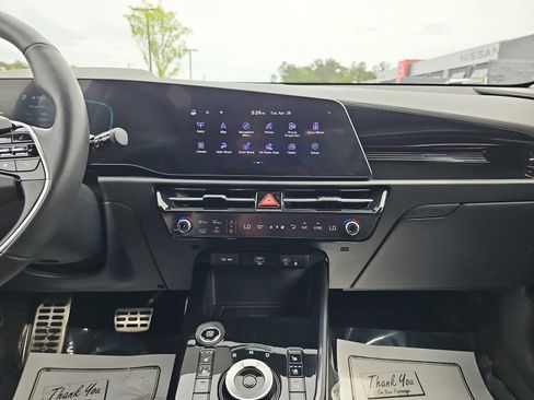 Used 2023 Kia Niro SX Touring FWD image 22