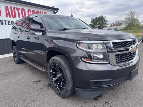 Used 2018 Chevrolet Suburban LT image 4