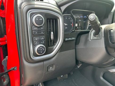 Used 2021 GMC Sierra 1500 AT4 w/ AT4 Value Package AWD/4WD image 17