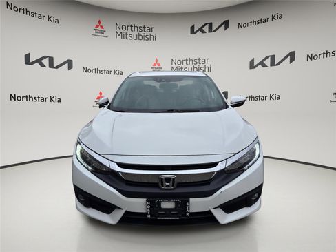 Used 2016 Honda Civic Touring image 6