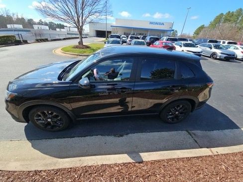 Used 2025 Honda HR-V Sport image 2