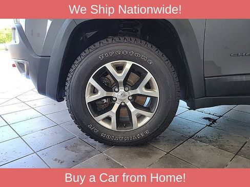 Used 2015 Jeep Cherokee Trailhawk w/ Comfort/Convenience Group AWD/4WD image 16