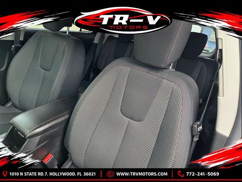 Used 2014 Chevrolet Equinox LT w/ Driver Convenience Package AWD/4WD image 17