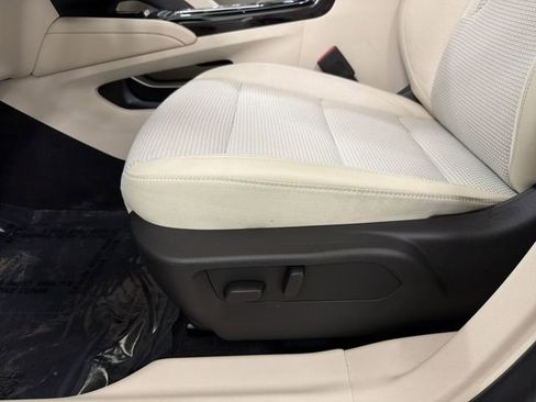 Used 2023 Buick Envision Preferred AWD/4WD image 21