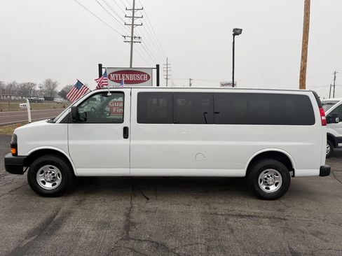 Used 2019 Chevrolet Express 3500 LS image 1