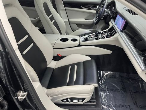 Used 2019 Porsche Panamera 4 image 42