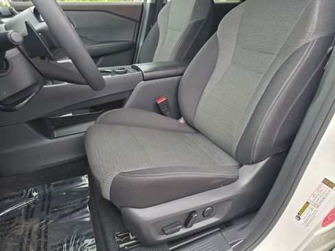 Used 2023 Nissan Rogue SV AWD/4WD image 5