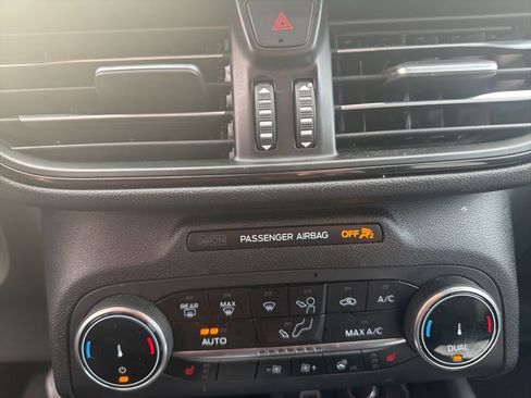 Used 2025 Ford Escape ST-Line Select image 25