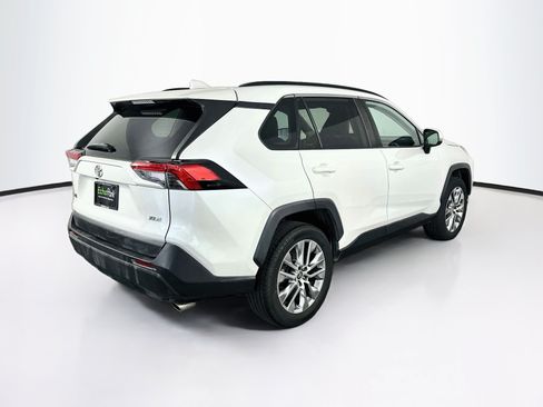 Used 2022 Toyota RAV4 XLE Premium FWD image 9