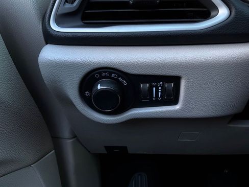 Used 2023 Chrysler Voyager LX FWD image 24