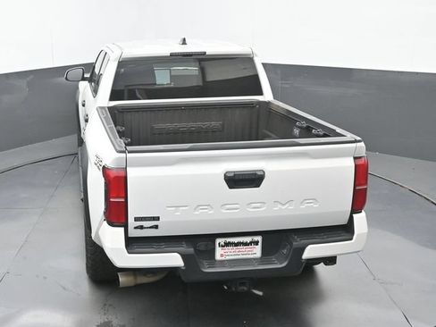 Used 2024 Toyota Tacoma TRD Off-Road AWD/4WD image 15