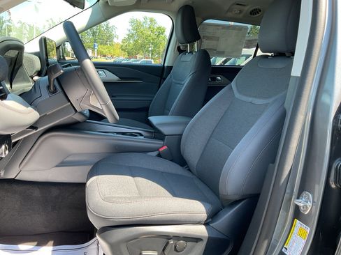 New 2026 Ford Explorer Active RWD image 15