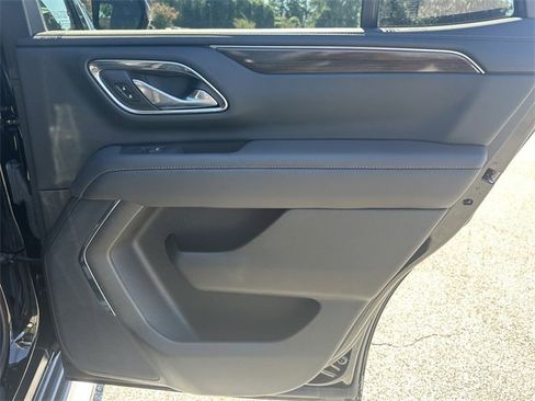 Used 2022 GMC Yukon SLE w/ Gmc Pro Safety Plus Package image 17