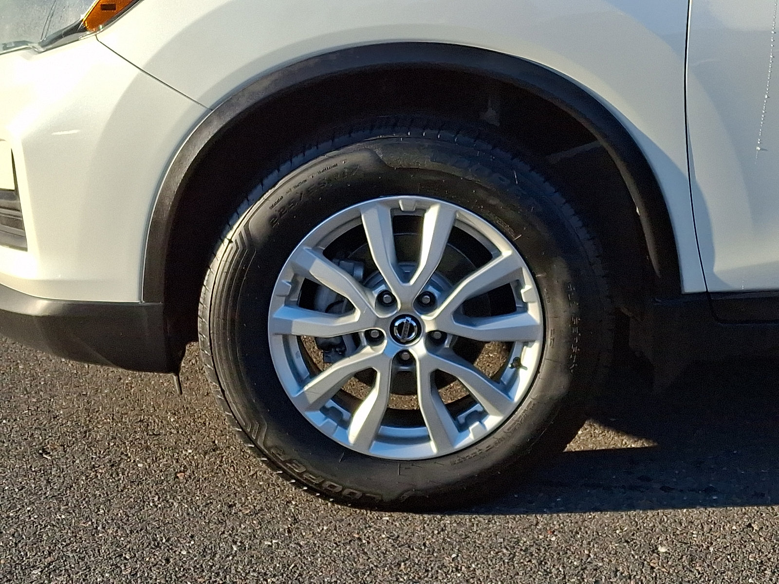 Used 2018 Nissan Rogue SV FWD image 8