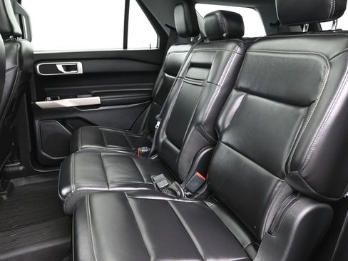 Used 2021 Ford Explorer XLT w/ Equipment Group 202A image 22