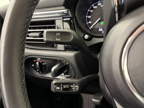 Certified 2025 Porsche Macan image 48