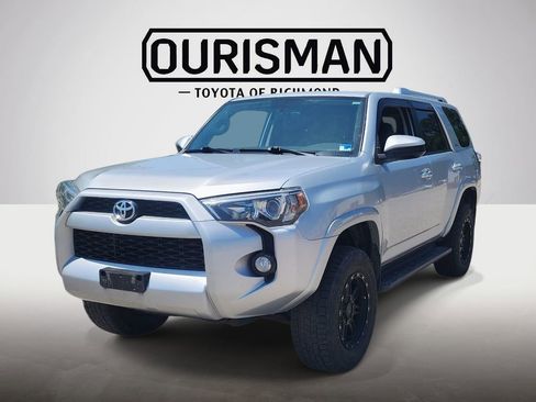 Used 2015 Toyota 4Runner SR5 AWD/4WD image 2