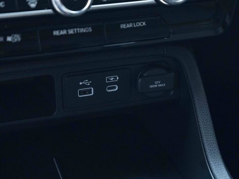 Used 2025 Honda Pilot Touring image 34