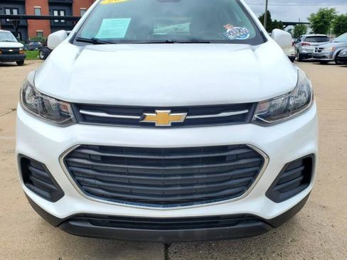 Used 2018 Chevrolet Trax LS AWD/4WD image 2