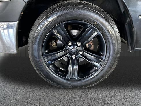 Used 2017 RAM 1500 ST w/ SXT Appearance Group AWD/4WD image 29