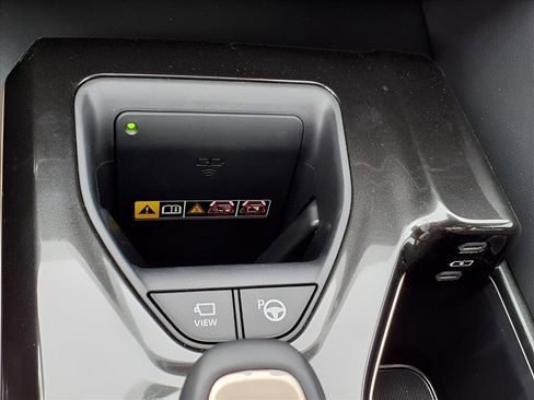 New 2025 Toyota Crown Platinum image 18