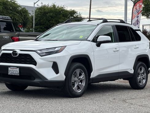 Certified 2025 Toyota RAV4 XLE AWD/4WD image 7