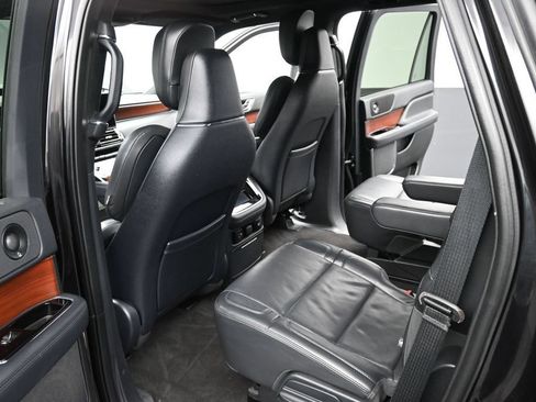 Used 2022 Lincoln Navigator Reserve AWD/4WD image 15