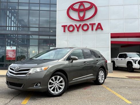 Used 2014 Toyota Venza XLE AWD/4WD image 1