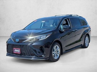 Used 2022 Toyota Sienna XSE w/ XSE Plus Package