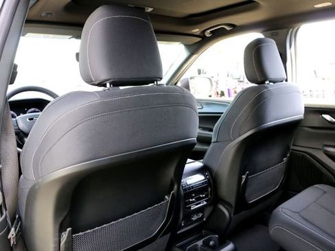 New 2025 Jeep Grand Cherokee L Laredo image 17