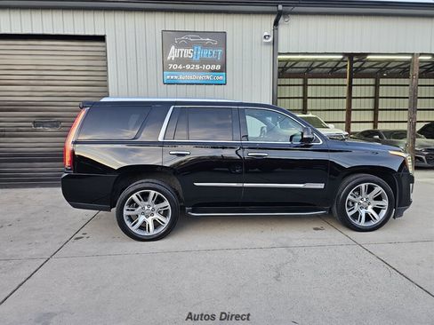 Used 2015 Cadillac Escalade Luxury AWD/4WD image 4