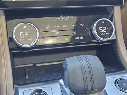 Used 2022 Jaguar F-PACE S image 21