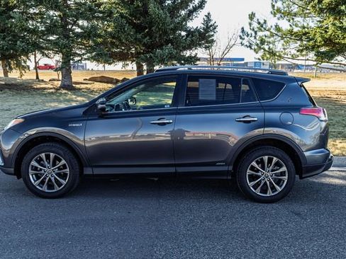 Used 2018 Toyota RAV4 Limited image 8