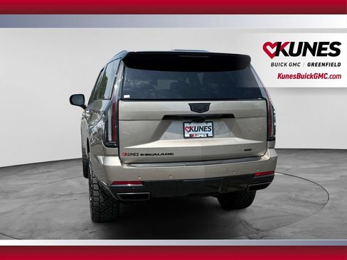 Used 2025 Cadillac Escalade Sport Platinum w/ LPO, Floor Liner Package AWD/4WD image 9