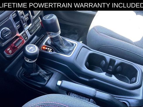 Used 2024 Jeep Gladiator Rubicon w/ Convenience Group AWD/4WD image 18