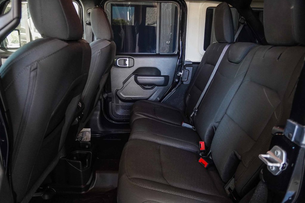 Used 2022 Jeep Wrangler Unlimited Sport AWD/4WD image 21