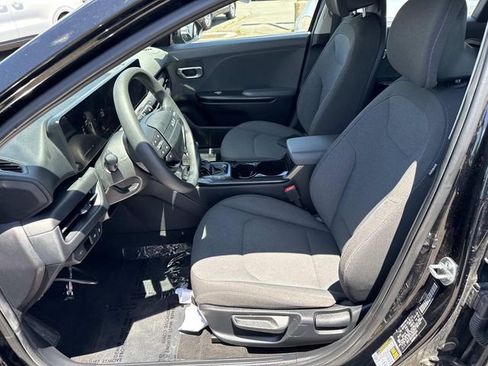Used 2025 Kia K4 FWD image 14