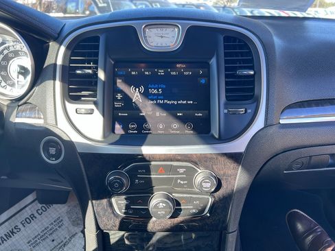 Used 2022 Chrysler 300 Touring L w/ Comfort Group image 20